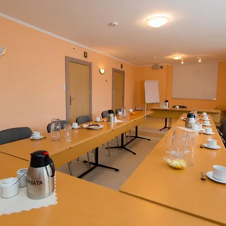 Centrum Rekreacji I Konferencji Geovita Plotki פארק נופש *